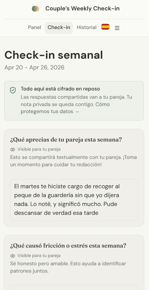 El teléfono de Alex con las preguntas del check-in semanal y sus respuestas.