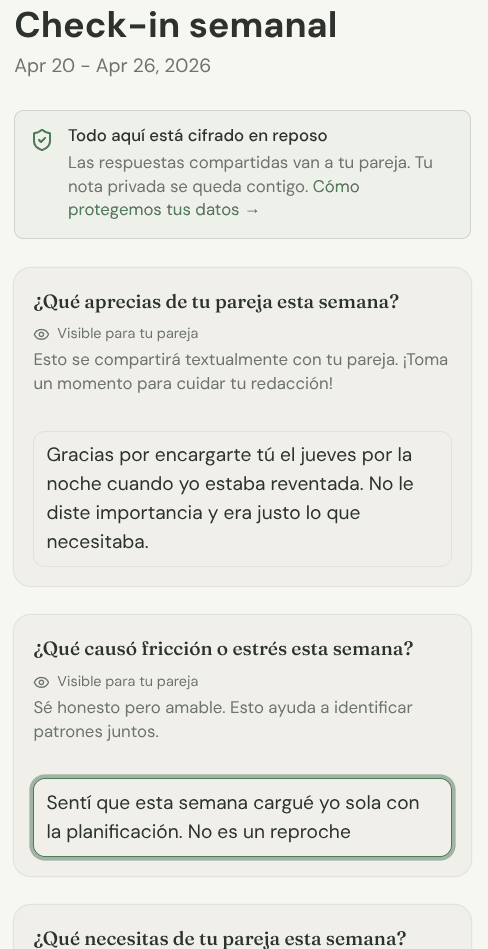 El teléfono de Sam con las preguntas del check-in semanal y sus respuestas.